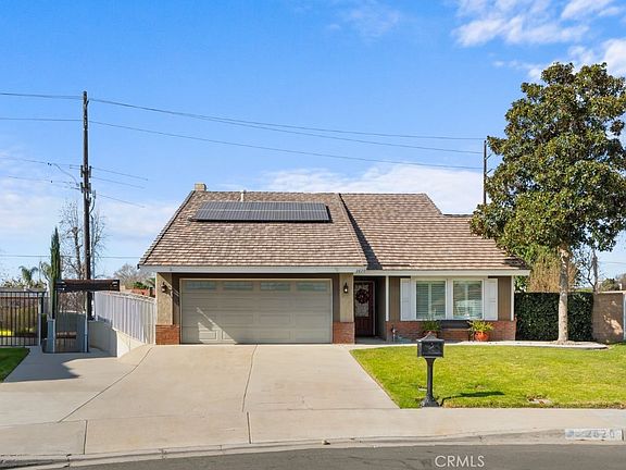 2nd image of 2620 S Quaker Ridge Pl