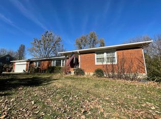 6803 Concord Hill Rd, Louisville, KY 40228