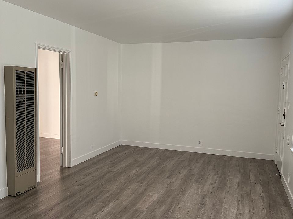 1st image of 422 1/2 N Glenwood Pl #422-1/2
