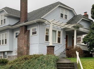 1027 N 48th St #2, Seattle, WA 98103