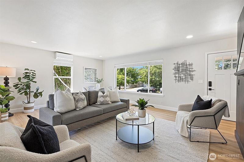 5th image of 6400 44th Avenue S