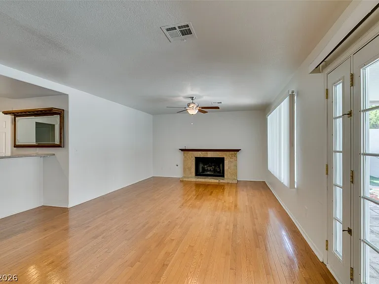 8224 Tivoli Cove Dr — Photo 16