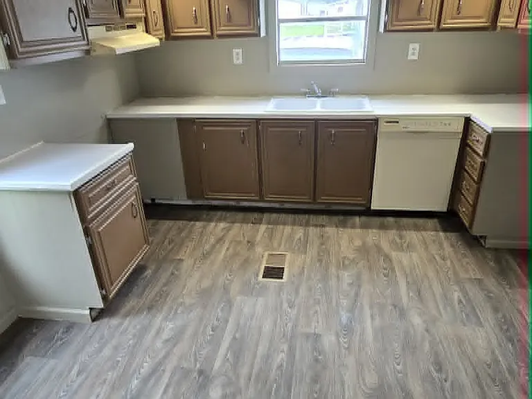 126 Hemlock Dr #126 — Photo 2