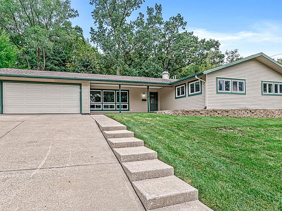 2nd image of 3312 Woodmont Dr