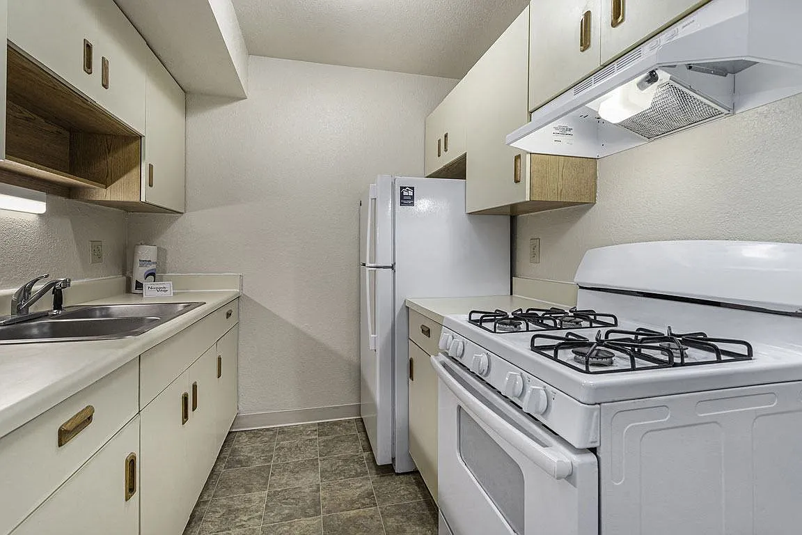 Normandy Village Apartments — Photo 3