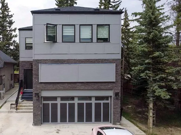 6 S Strathridge Ln SW, Calgary, AB T3H 0A1