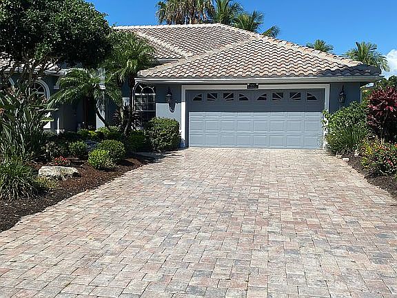 2nd image of 8267 Deerbrook Cir