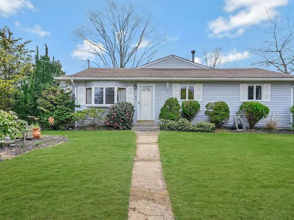 1014 Merriam Road, Bay Shore, NY 11706