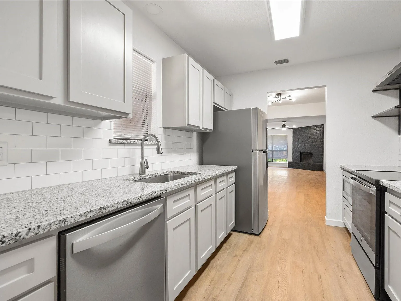 2 bed, 1285 sqft, $1,650 — Photo 3