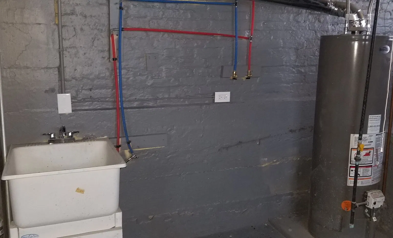 Brooklyn Centre - 3 Bedrooms - Single Family Home — Photo 2