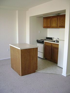 5th image of 518 E Town St APT 409