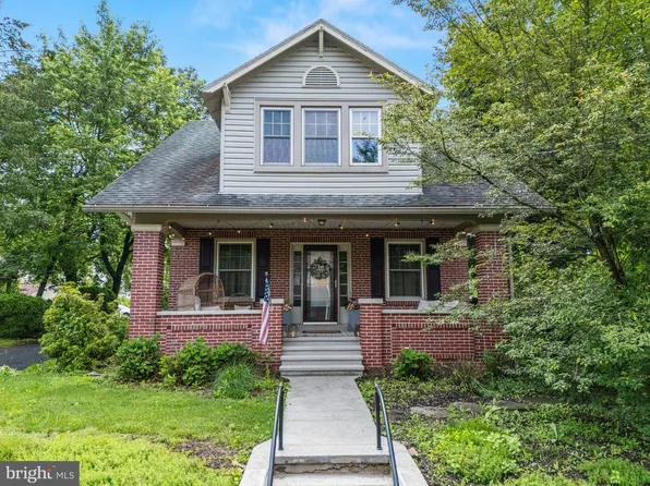 17 Water St, Oley, PA 19547