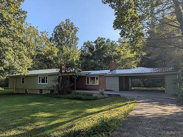 232 Cedar Crest Loop, Staffordsville, VA 24167