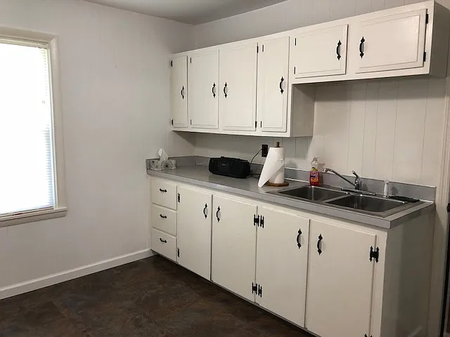 1008 Market St E — Photo 3
