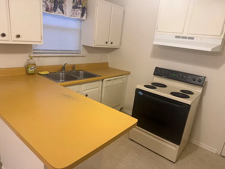 889 Tampico Cir — Photo 11
