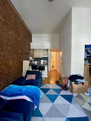 Rented by City Connections Realty | media 2