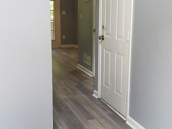 3rd image of 814 Shadow Lake Dr