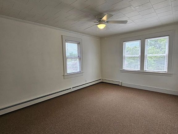 5th image of 8-01 Fern St Floor 2