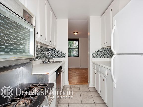 3rd image of 420 E 51st St APT 4G