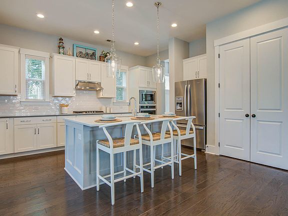 4th image of 2186 Brown Pelican Ln