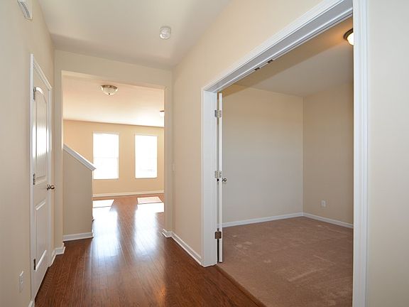 3rd image of 2613 Miranda Dr