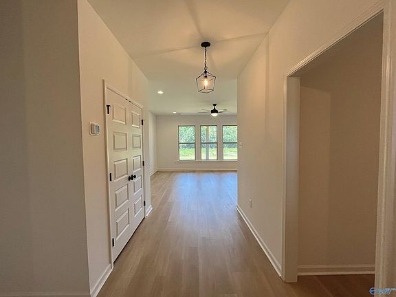 3rd image of 178 Midpark Dr