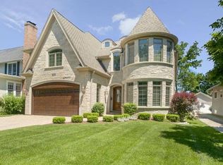 449 S Kenilworth Ave, Elmhurst, IL 60126