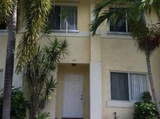 122 Hidden Court Rd, Hollywood, FL 33023