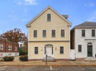 28 Middle St #2, Plymouth, MA 02360