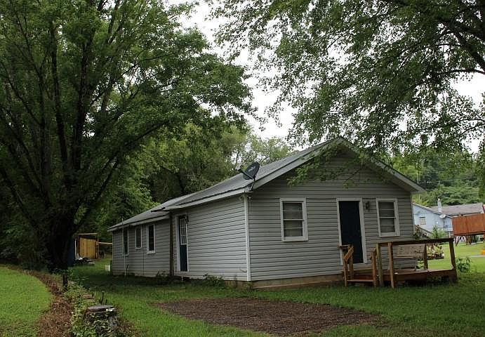 1st image of 293 Church St