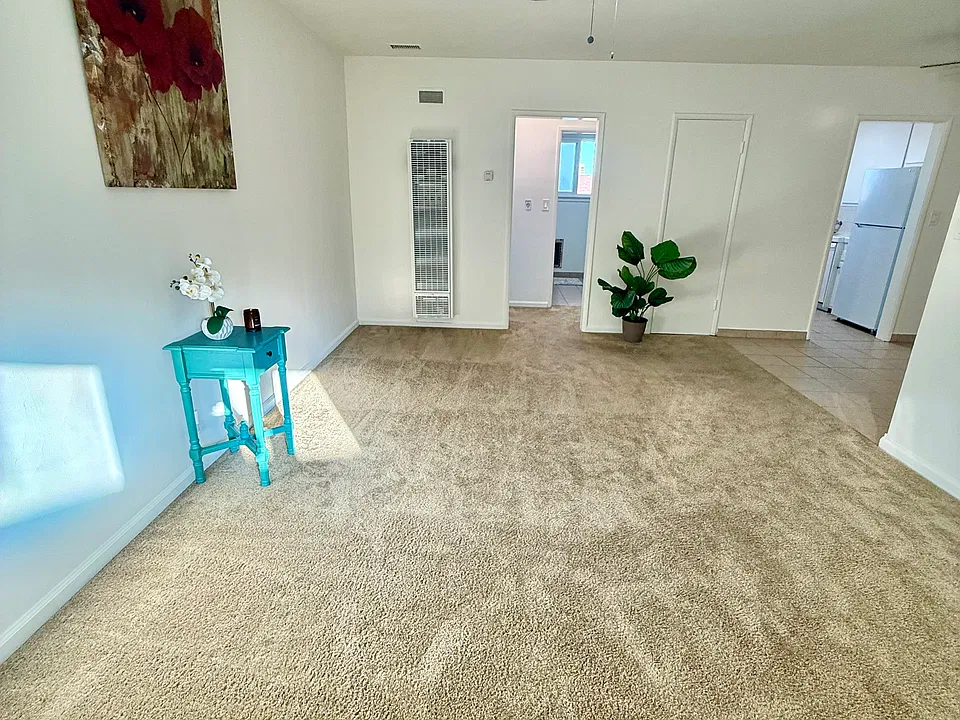 1006 E Imperial Ave #5
