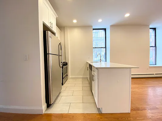 Rented by EastMount Realty LLC | media 2