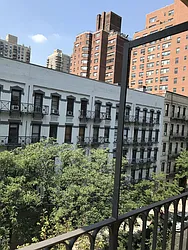 Rented by Metropolis Real Estate of Manhattan