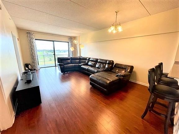 4th image of 6420 Double Eagle Dr Unit 910