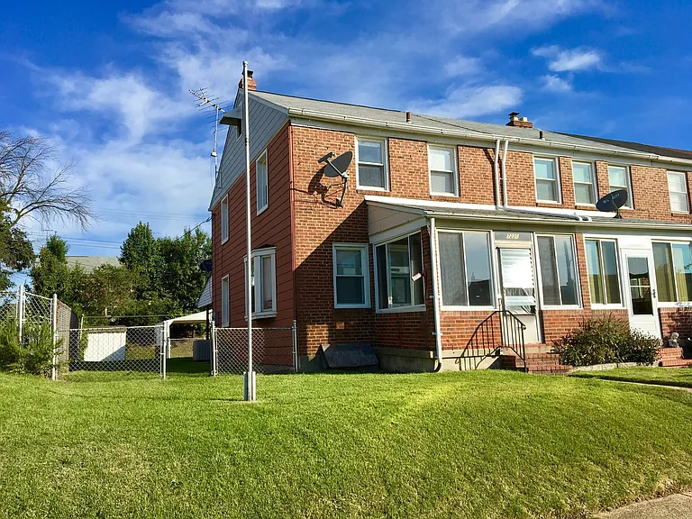 7226 Bridgewood Dr — Photo 1