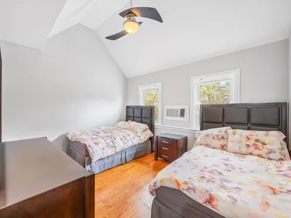 1569 East 34th Street image 11 of 21