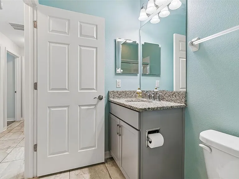 11852 Gavin Ln — Photo 32