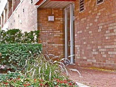 630 Vernon Ave APT 10, Glencoe, IL, 60022