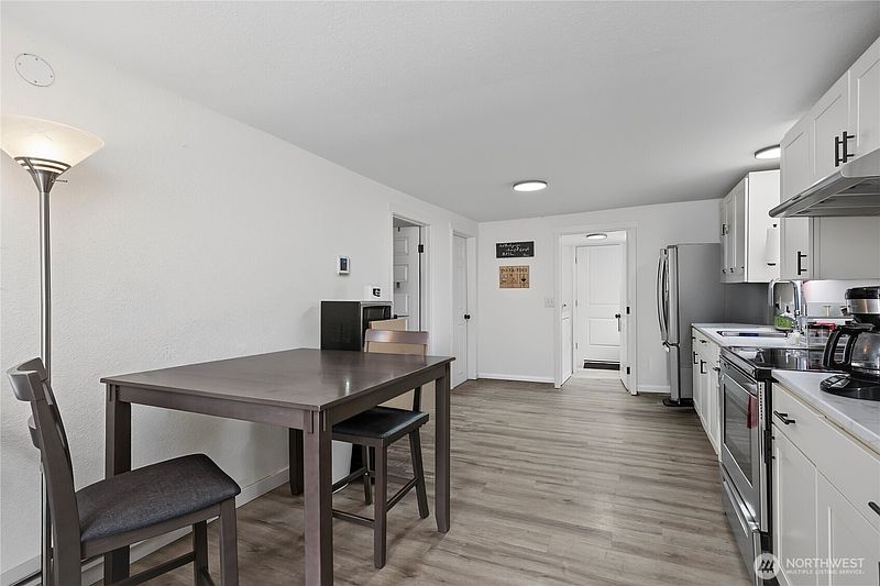 5th image of 831 E 47th Street #2
