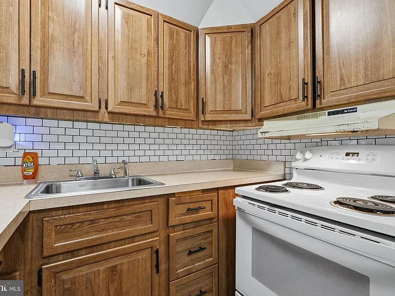 65 Orchard Ln — Photo 11