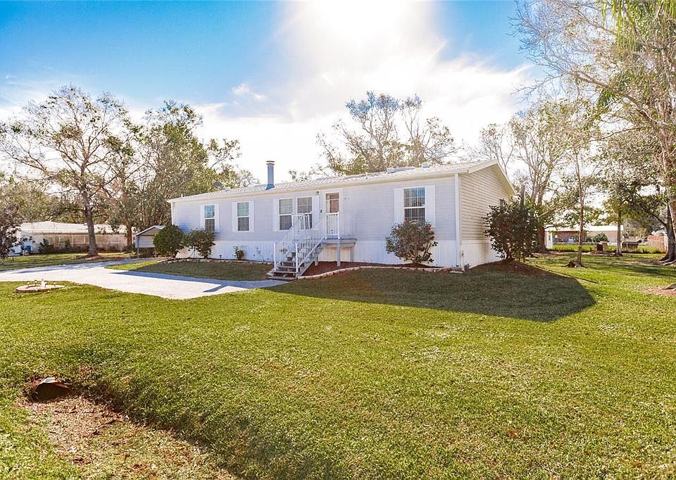 1st image of 1713 SE Pear Dr