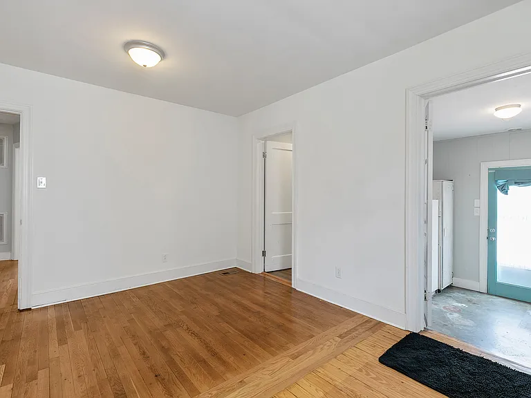 5309 Gillespie Ave — Photo 7