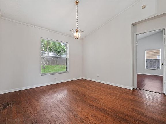 5th image of 2929 Hunters Ln