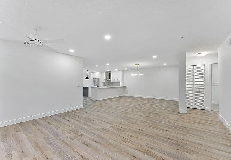 9180 Pine Springs Dr — Photo 4