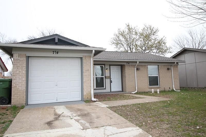 1st image of 714 Parker Cir