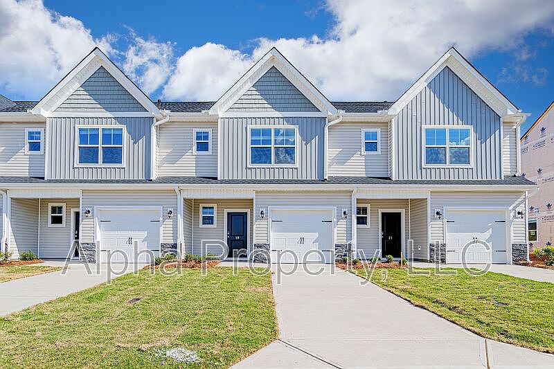 1st image of 19 Apricot Ln