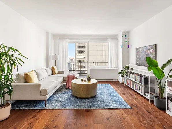 159 W 53rd St APT 21F, New York, NY 10019