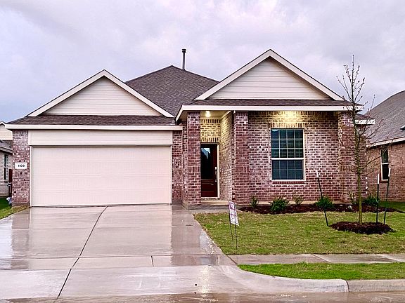 3rd image of 1109 Mahogany Ln