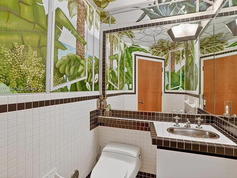 1330 Ocean Dr #R7C — Photo 16