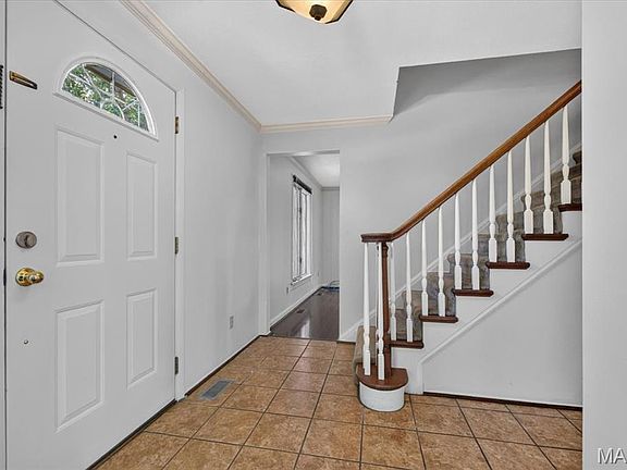 2nd image of 689 Henry Ave